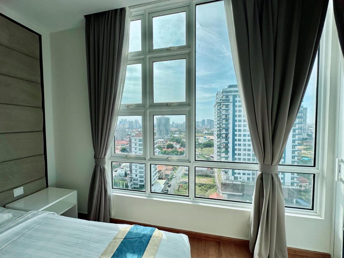 Infinity 28 And Phnom Penh
