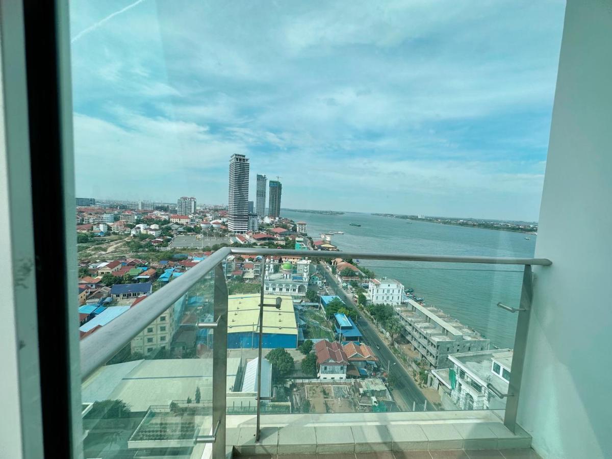 Infinity 28 And Apartment *