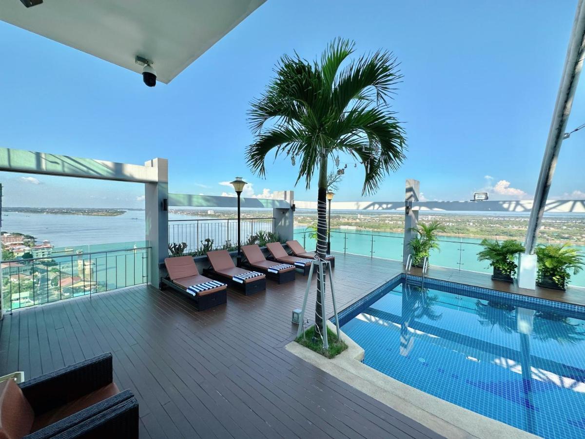 Infinity 28 And Phnom Penh
