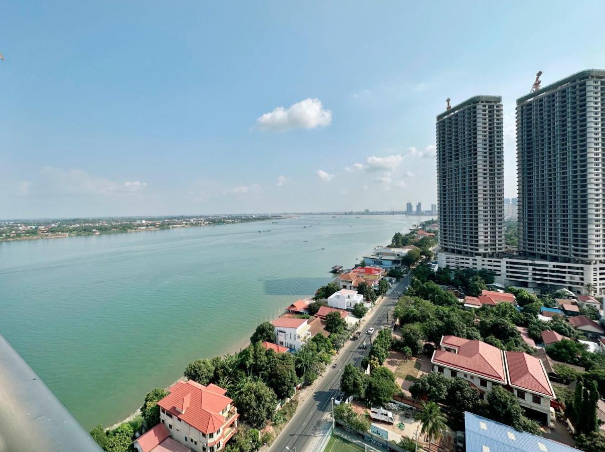 Infinity 28 And Apartment *