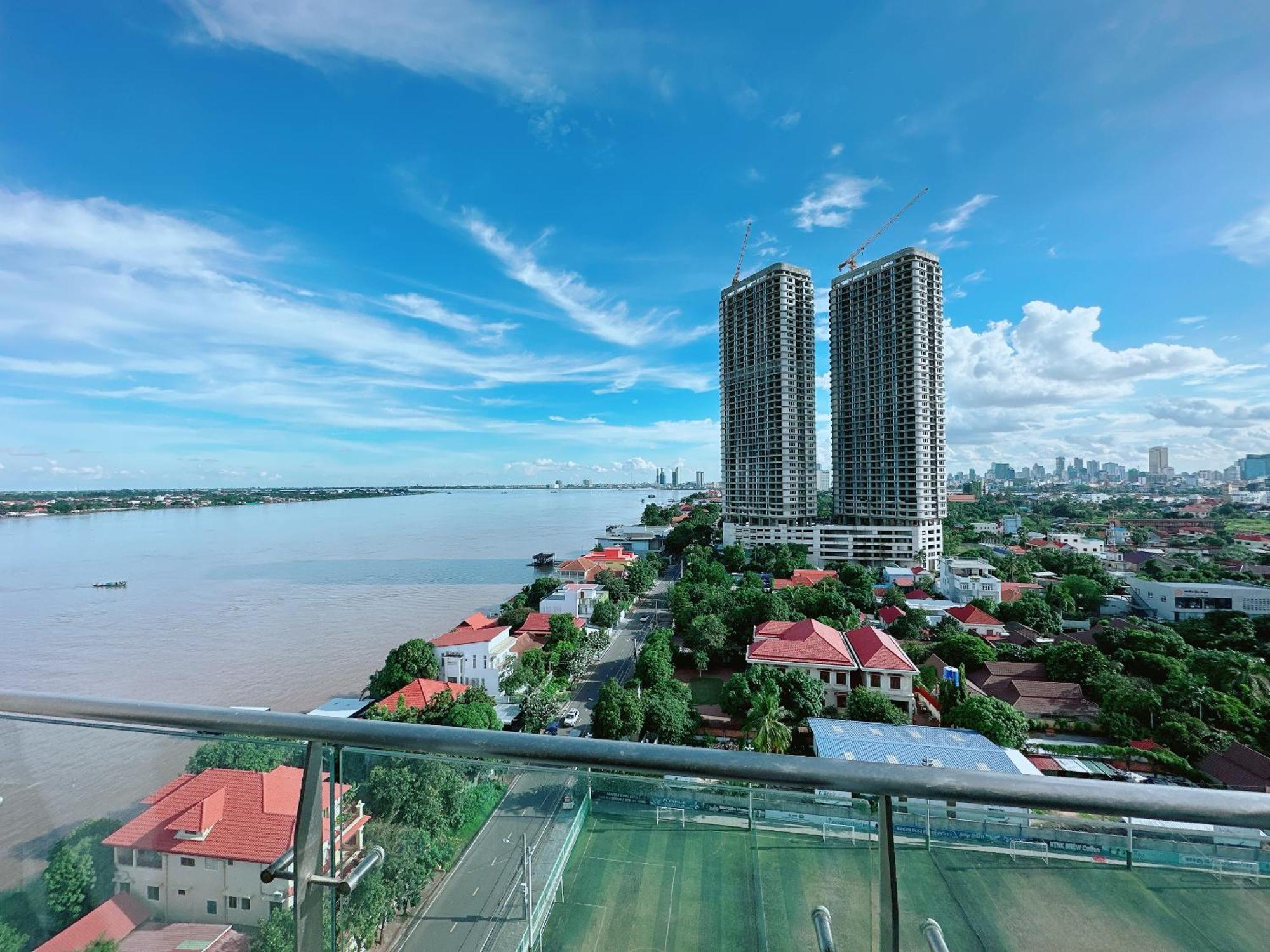 Apartment Infinity 28 And