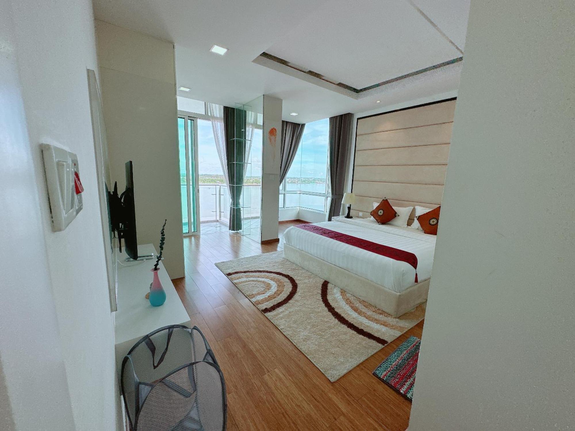 Infinity 28 And Apartment